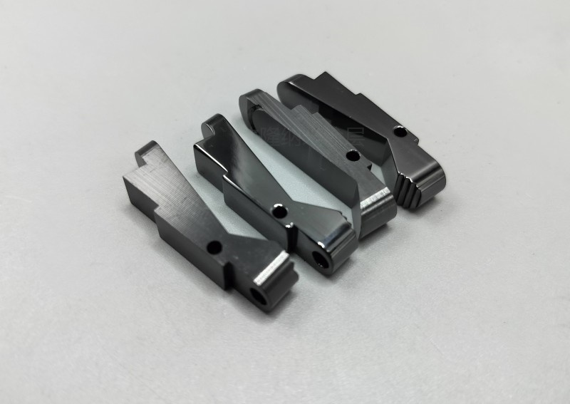 精密(mì)小零(líng)件鍍DLC